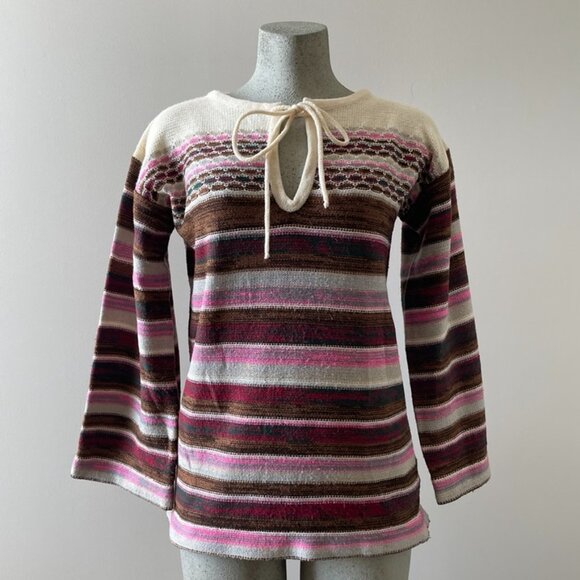 VINTAGE | Late 60's Woodward's Beacon Bell Sleeve Sweater - Picture 6 of 13